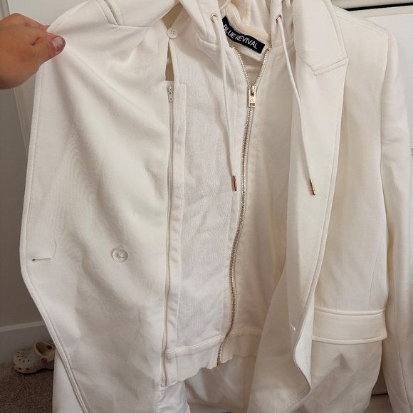 Blue Revival - Picture 2 of 4